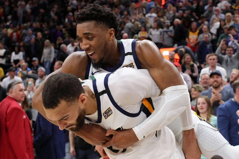 Jogador da NBA com coronavírus se desculpa por brincadeira