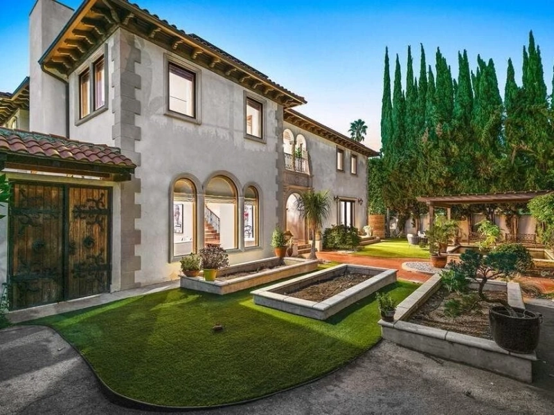 4 landscaping tips for a beautiful patio