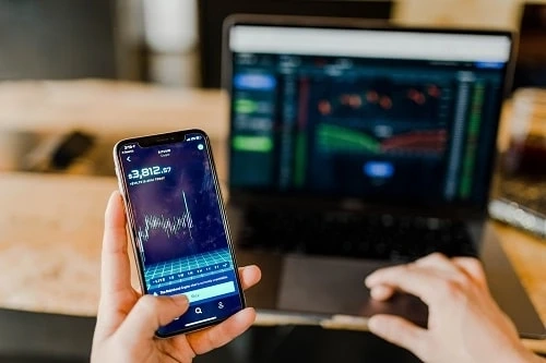 Use Your Smartphone Intelligently: Install a Good Budget App
