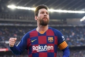 Messi brilha e marca quatro em goleada do Barcelona no Espanhol