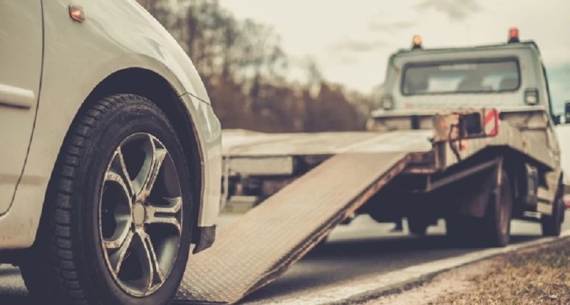 Why Hiring Professional Commercial Towing Services is Essential for Your Business?