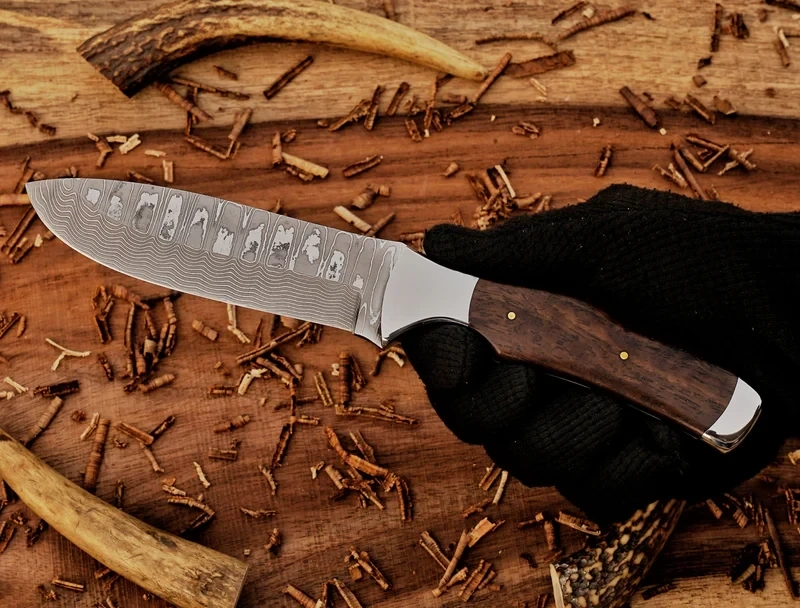 Knife Laws in Canada: What You Need to Know Before Buying a Bowie Knife