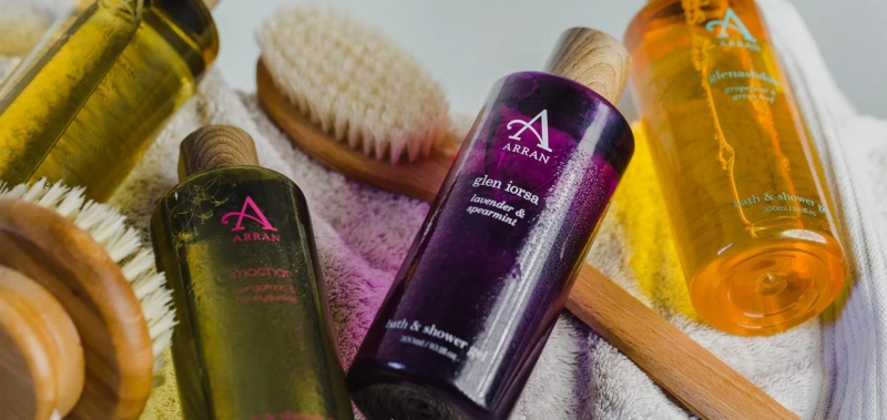 WHAT ARE THE BENEFITS OF USING SHOWER GEL?