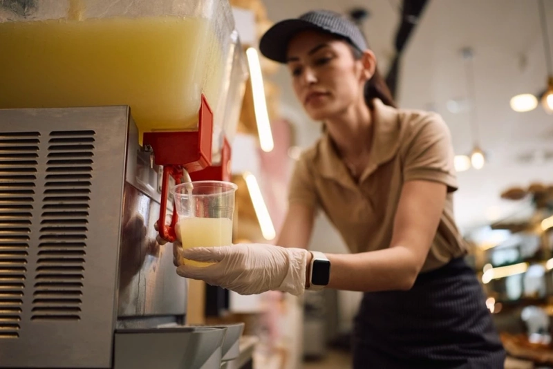 How Beverage Dispensers Reduce Plastic Waste in Restaurants?