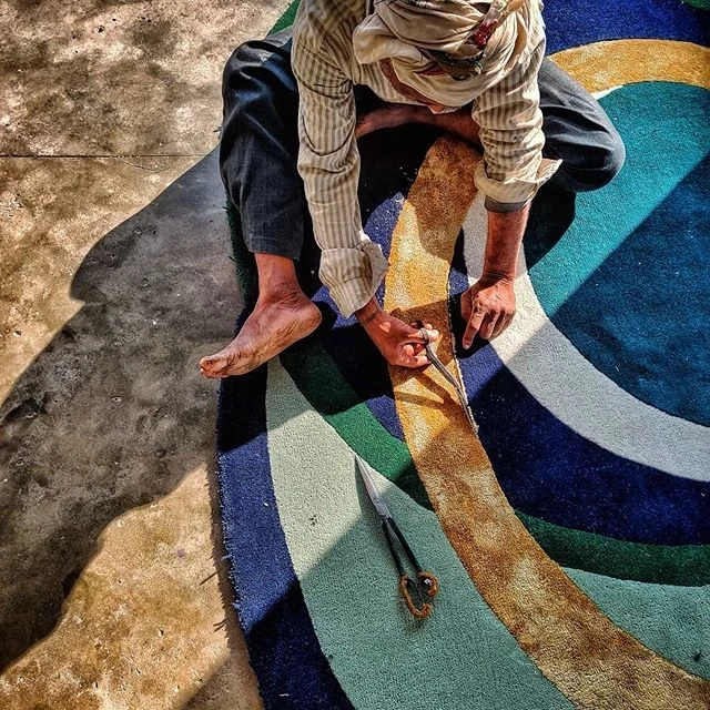 The Psychology of Carpet Colors: How Custom Carpets Can Influence Mood and Ambience