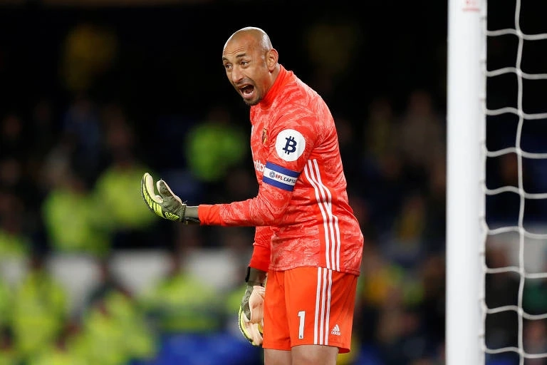 Liverpool goleia e pode ser campeão inglês nesta quinta (25)