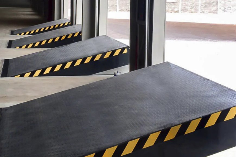 Choosing the Right Dock Leveler for Your Business in the UAE