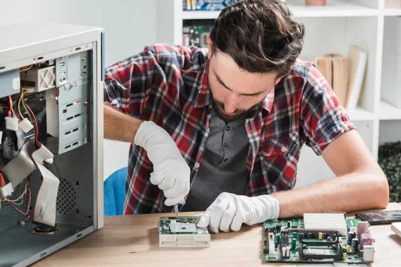 Top 5 Reasons to Choose Computer Repairing in Ashok Vihar for Fast Fixes in Delhi