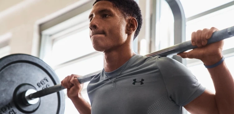 A Guide to Choosing the Best Sports T-shirt for Men Based on Performance