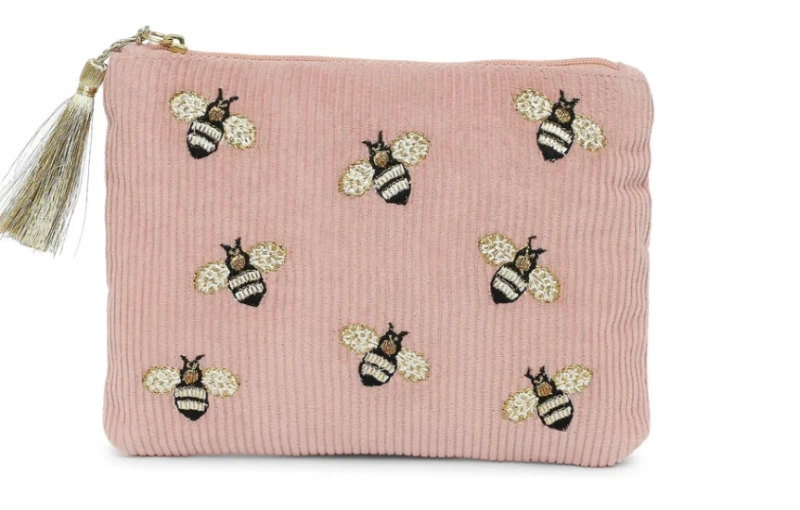 Unlocking the Versatility of Women's Pouches: A Stylish and Functional Accessory