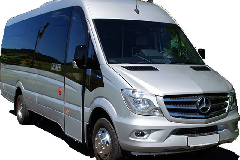 The Advantages of Renting a Minibus for Business or School Events