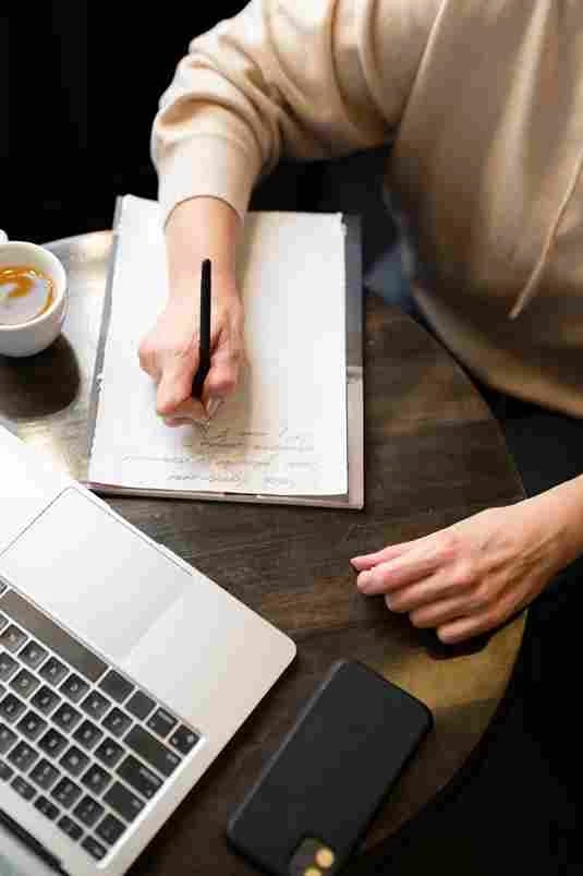 A Window into the Psyche: Why Psychology Essay Writing Services Matter