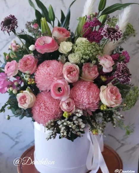 Floral Arrangements with Fast and Reliable Flower Delivery