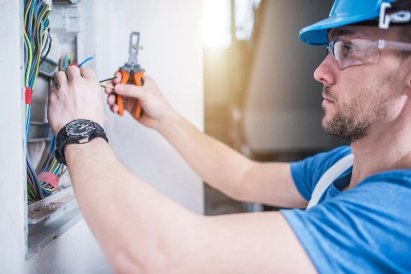 Top Reasons to Always Choose a Licensed Electrical Contractor for Your Project
