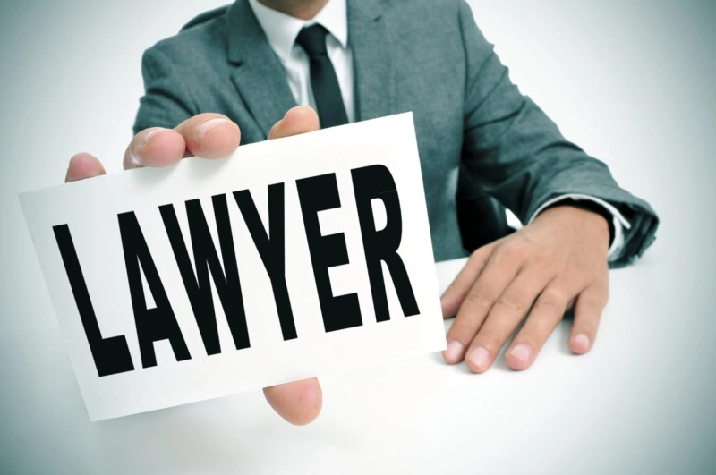 Should I Hire a Lawyer or Use a Mediator For My Divorce?