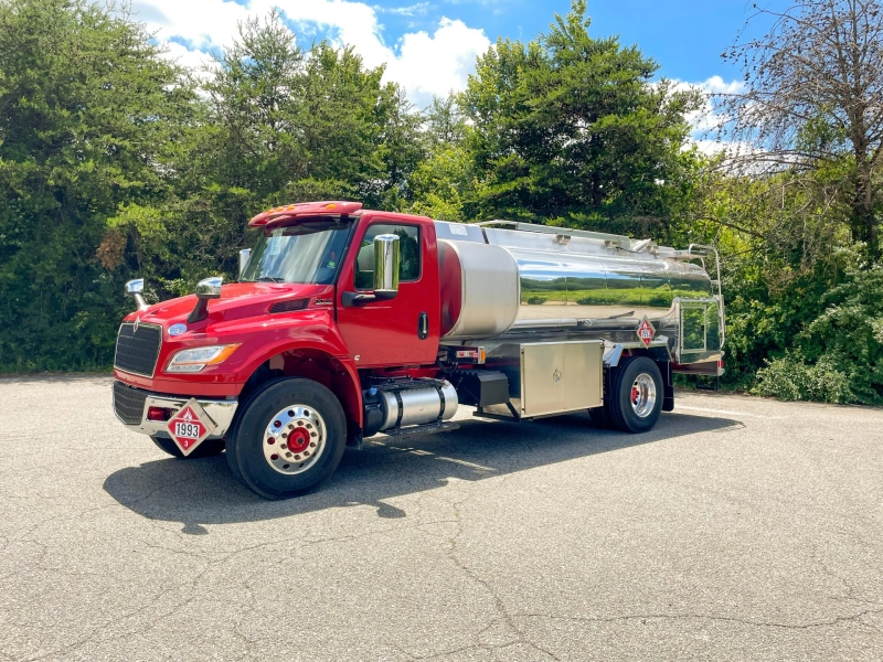How Custom DEF Tanks Improve Fleet Efficiency and Compliance