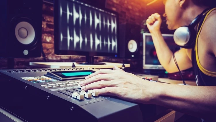 Best Tips for Beginner Mastering Engineers