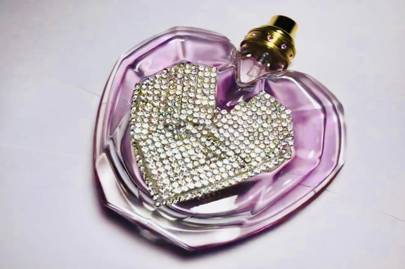 What Are Bling Accessories?