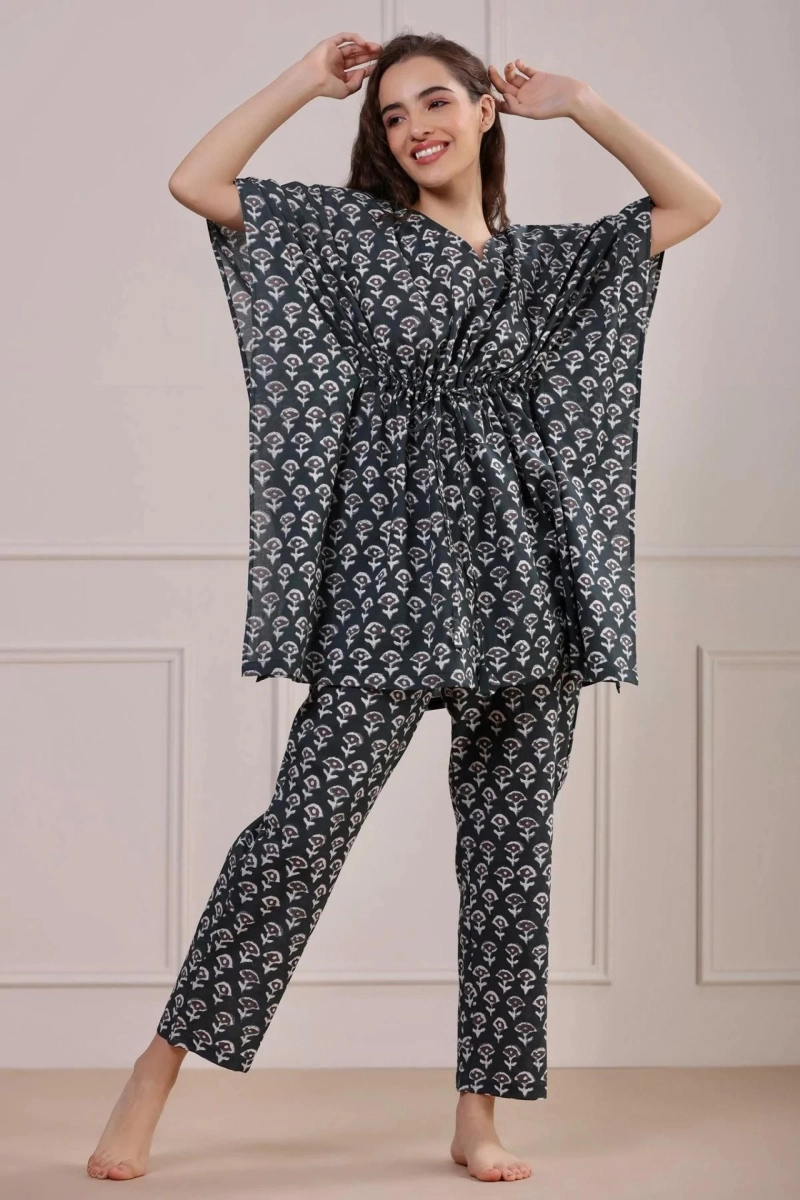 TIME TO GET A COMFY & COOL LOOK WITH YOUR LOUNGEWEAR!