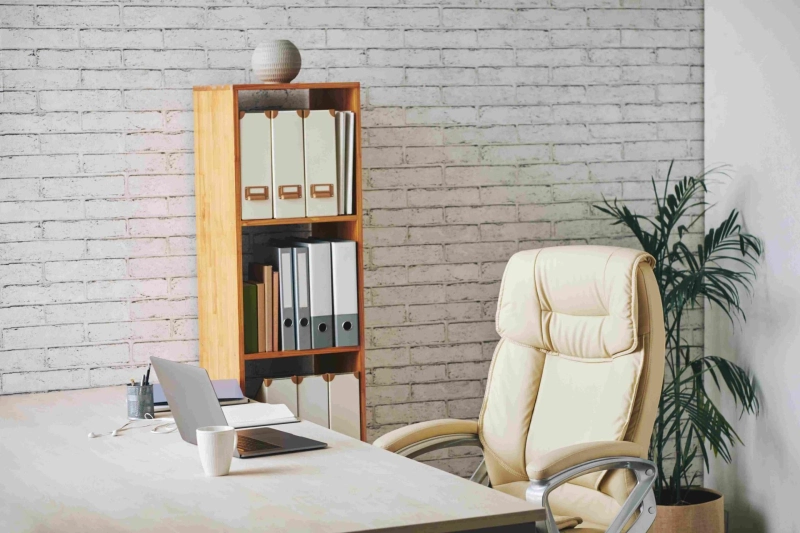 Executive Desk vs Workstation Table: Which Is Better for Modern Offices?