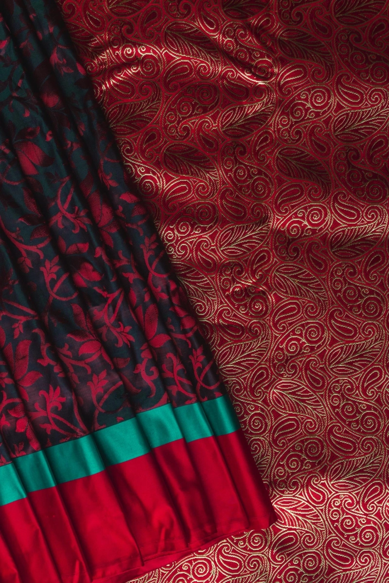 Latest Saree Trends To Upgrade Your Ethnic Style