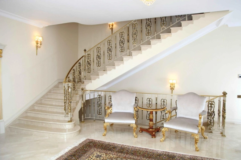 How to Choose the Right Railing for Your Home Interior