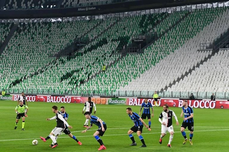 Clubes fracassam em negociação com Globo e aceitam redução de verba