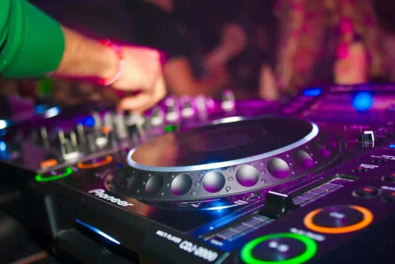 Harmonizing Traditions: Music and Culture with Jewish DJs in NYC