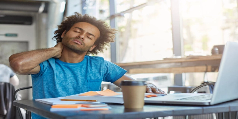 Computer Neck Pain Symptoms That Are Bothering You