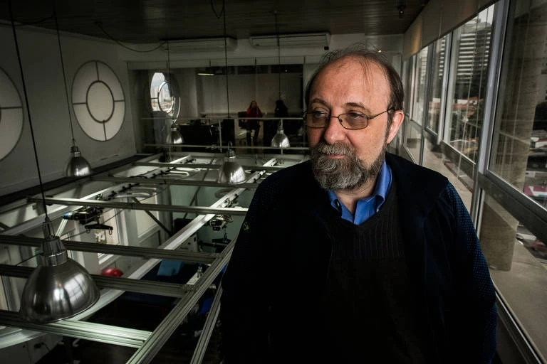 Cientista Miguel Nicolelis comanda ações para evitar mais mortes pelo vírus