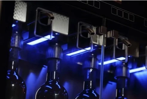 Sorseggiare con stile: Come i dispenser di vino stanno ridefinendo l'intrattenimento domestico