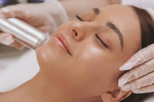 Age Gracefully: Skin Rejuvenation Techniques in Dubai