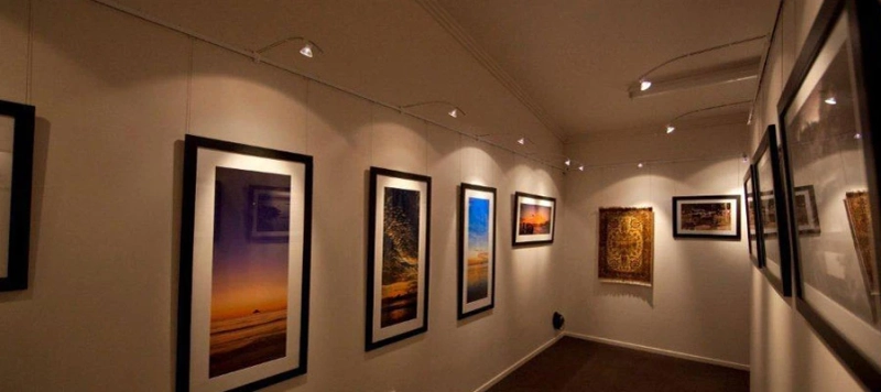 What is the best picture hanging system?