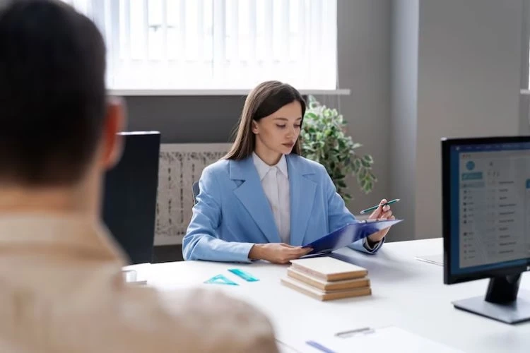 How to Conduct Effective Research for HR Dissertation Topics in Kuwait?