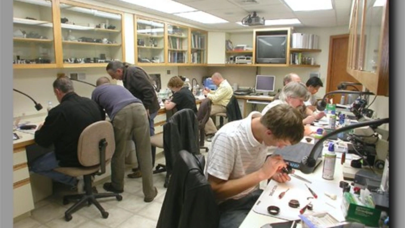 How Can Microscope Refurbishment Improve Lab Performance?