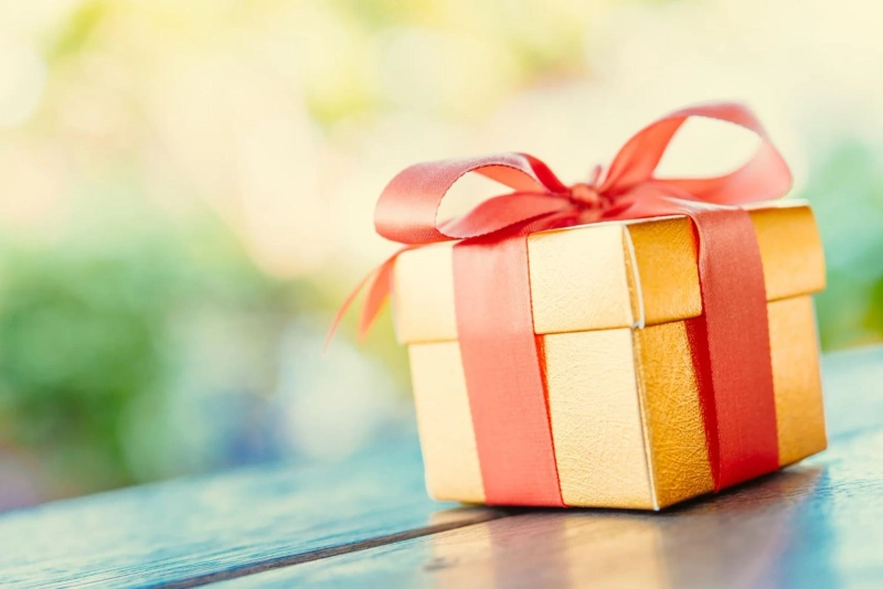 8 Marvellous Birthday Gifts for Men to Celebrate at Home