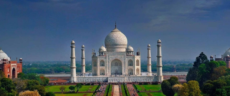 Taj Mahal Tour by Gatimaan – The Fastest Luxury Rail Journey to Agra