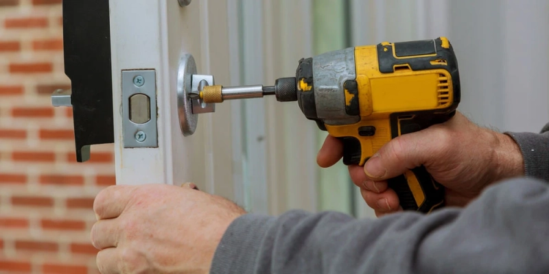 Avoiding Locksmith Scams and Embracing Smart Home Safety