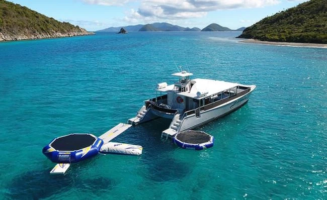 How to find the best luxury yacht charter company?