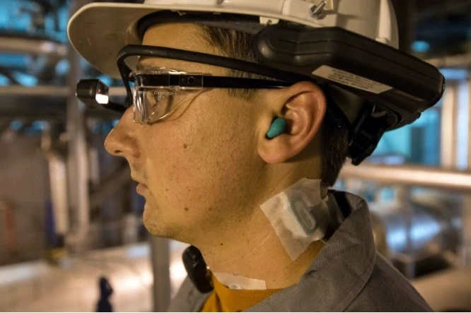 WATCH AR SAVE YOUR COMPANY THOUSANDS WITH REDUCED TRAVEL