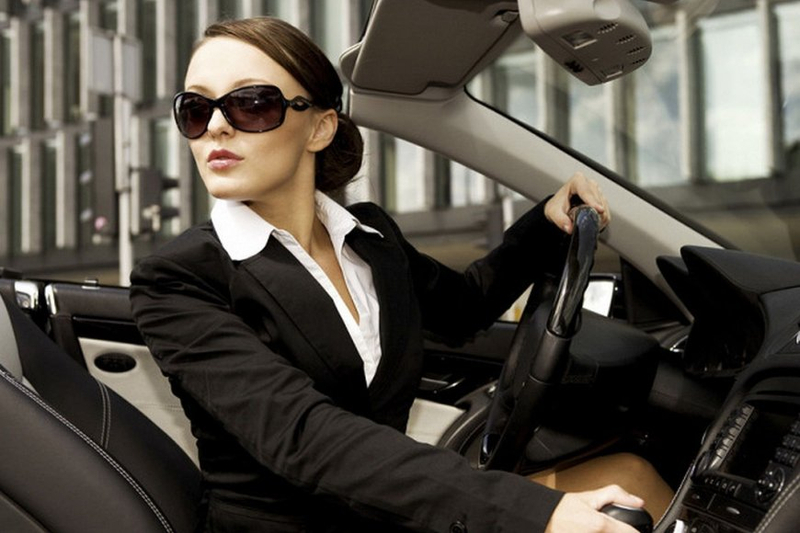Navigating London's Streets: The Rise of Lady Drivers in the Urban Jungle