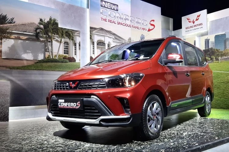 Wuling Confero S or Toyota Avanza for the Rp100 million MVP?
