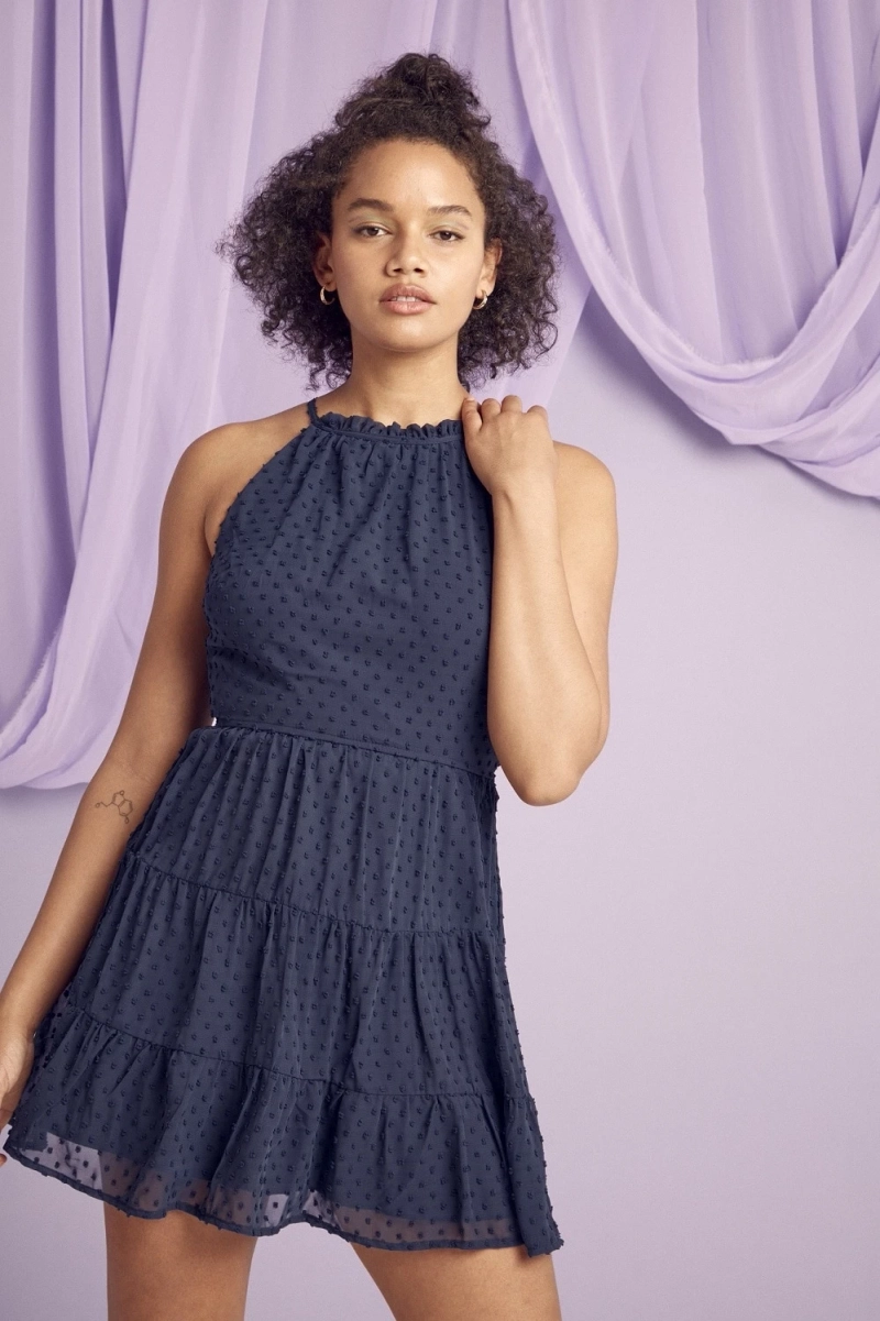4 Kinds of Outfits for Your Next Spring or Summer Concert