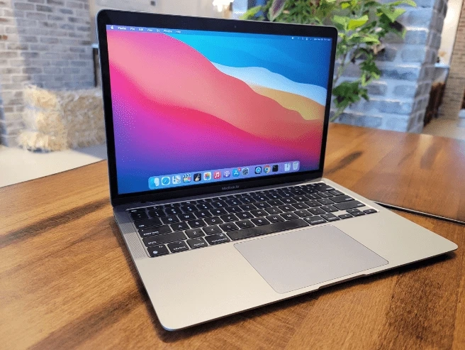 Experience the Power of Mobility with MacBook Air Rental in London