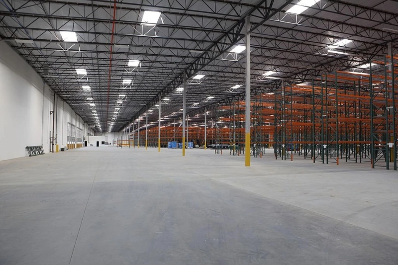 Choosing the Right Pallet Racking System: Heavy-Duty vs Selective - A Comparison