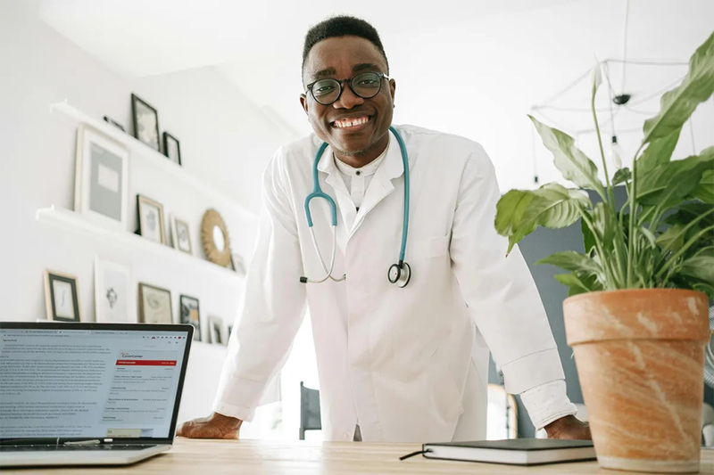 8 Best HIPAA-Compliant CRM Software for Desktop