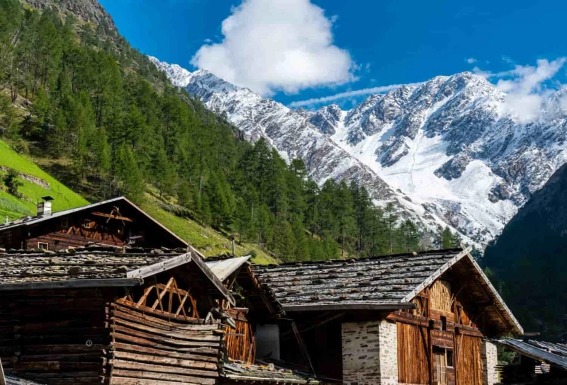Luxury on a Budget: Affordable Stays at Hindukush Hotel Chitral