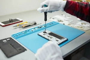 How to Tell If Your Smartphone Cracked Screens Need Immediate Attention?
