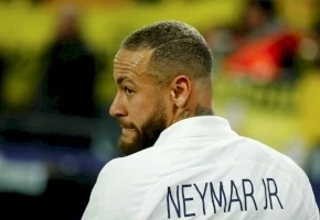 Volta de Neymar ao Barcelona passa por pedido de perdão, diz Messi