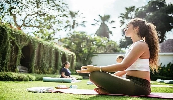 Meditation Retreats: Benefits, Cost, and How to Prepare